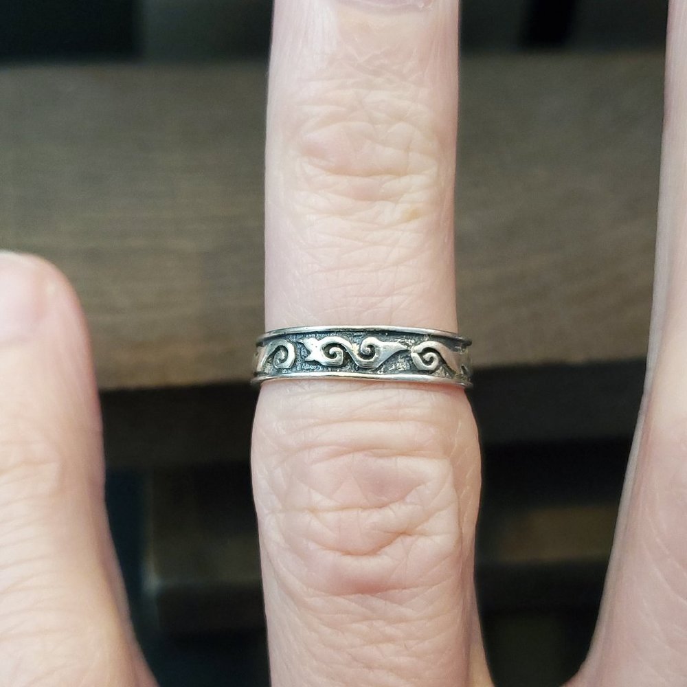 Size 4.25 925 Sterling Silver Tribal Pattern Rustic Toe Ring
